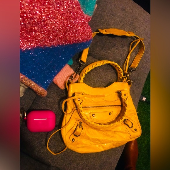 VINTAGE AUTHENTIC BALENCIAGA CHÈVRE FIRST MINI MOTORCYCLE YELLOW CITY TOTE BAG - Picture 10 of 13